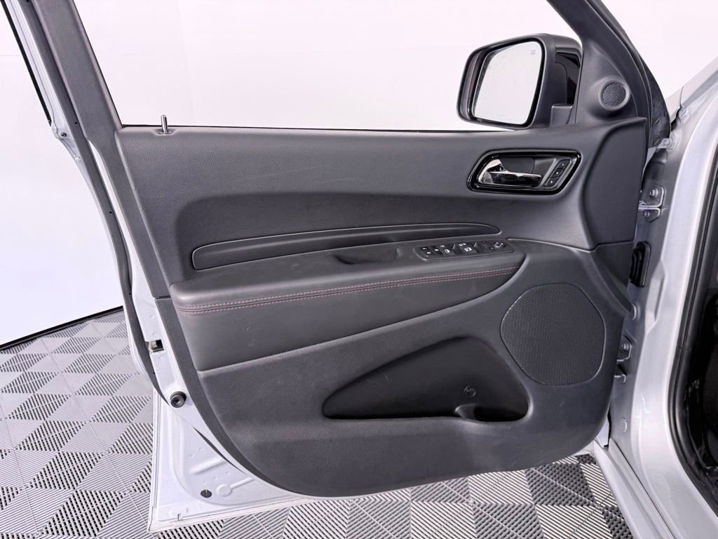 Used 2023 Dodge Durango GT image 9