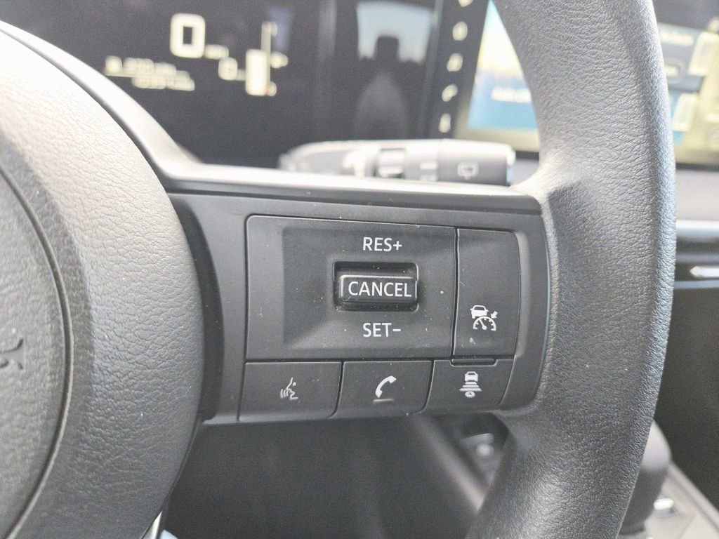 Used 2025 Nissan Kicks SV w/ Charging Package image 20