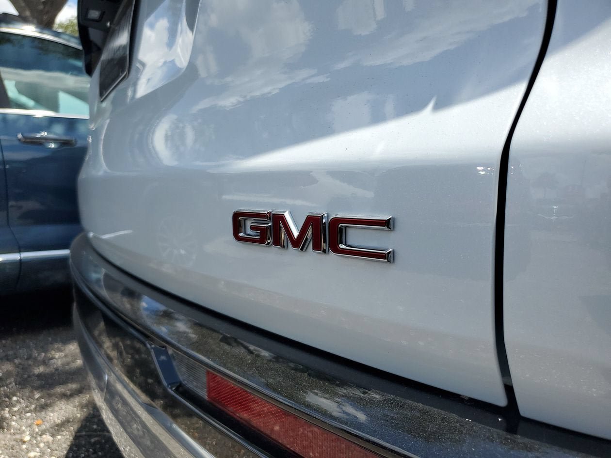 New 2026 GMC Acadia Denali w/ Super Cruise Package FWD image 7