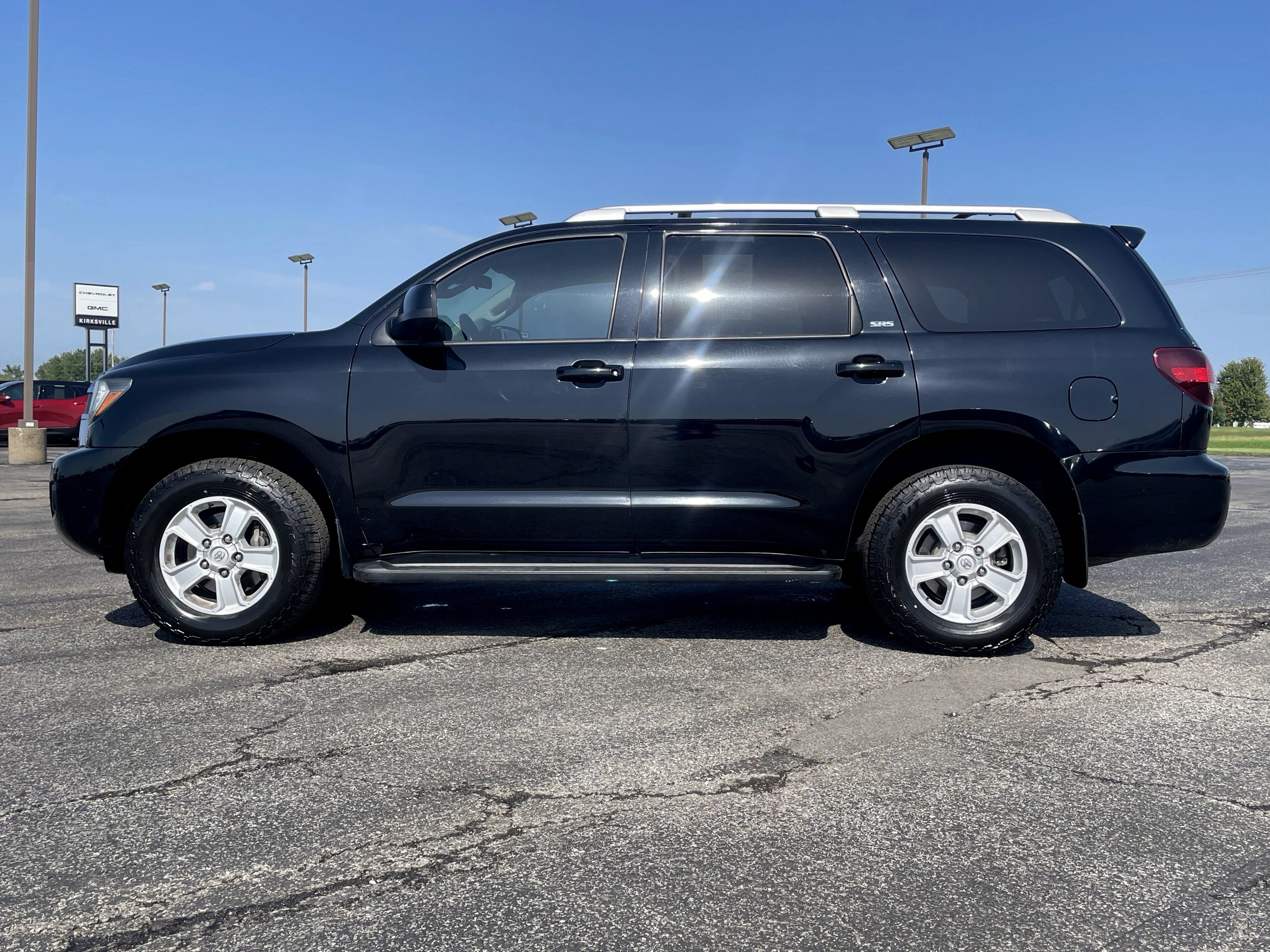 Used 2019 Toyota Sequoia SR5 AWD/4WD image 7