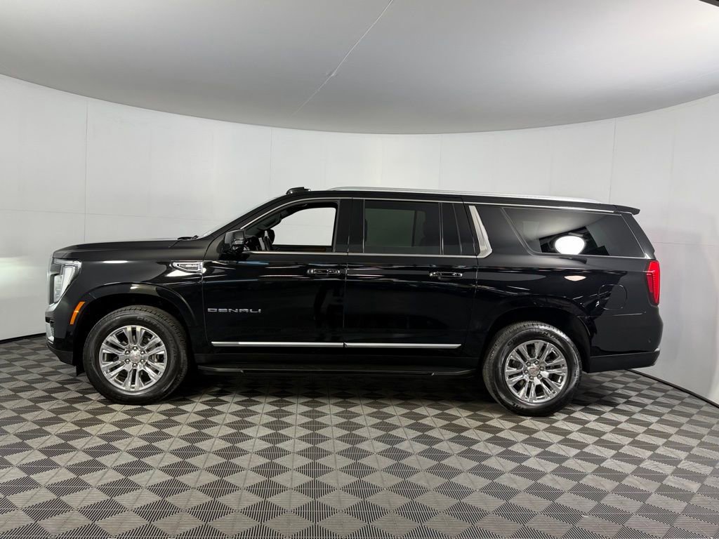 Used 2025 GMC Yukon XL Denali AWD/4WD image 8