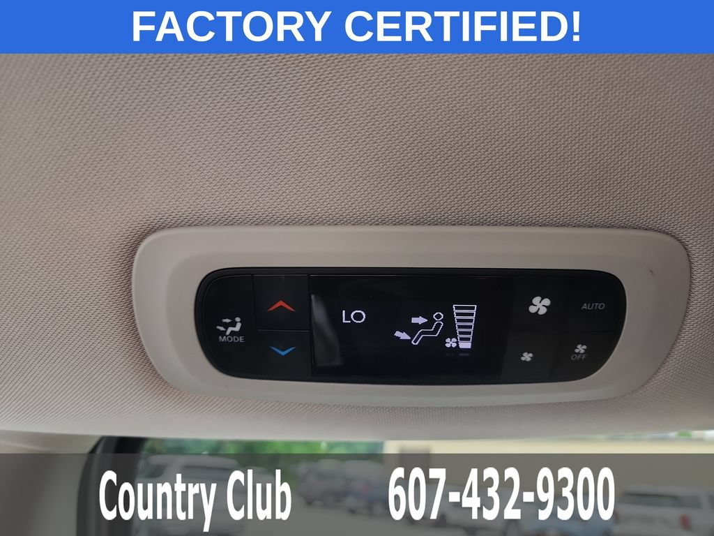 Used 2023 Chrysler Pacifica Touring-L FWD image 24