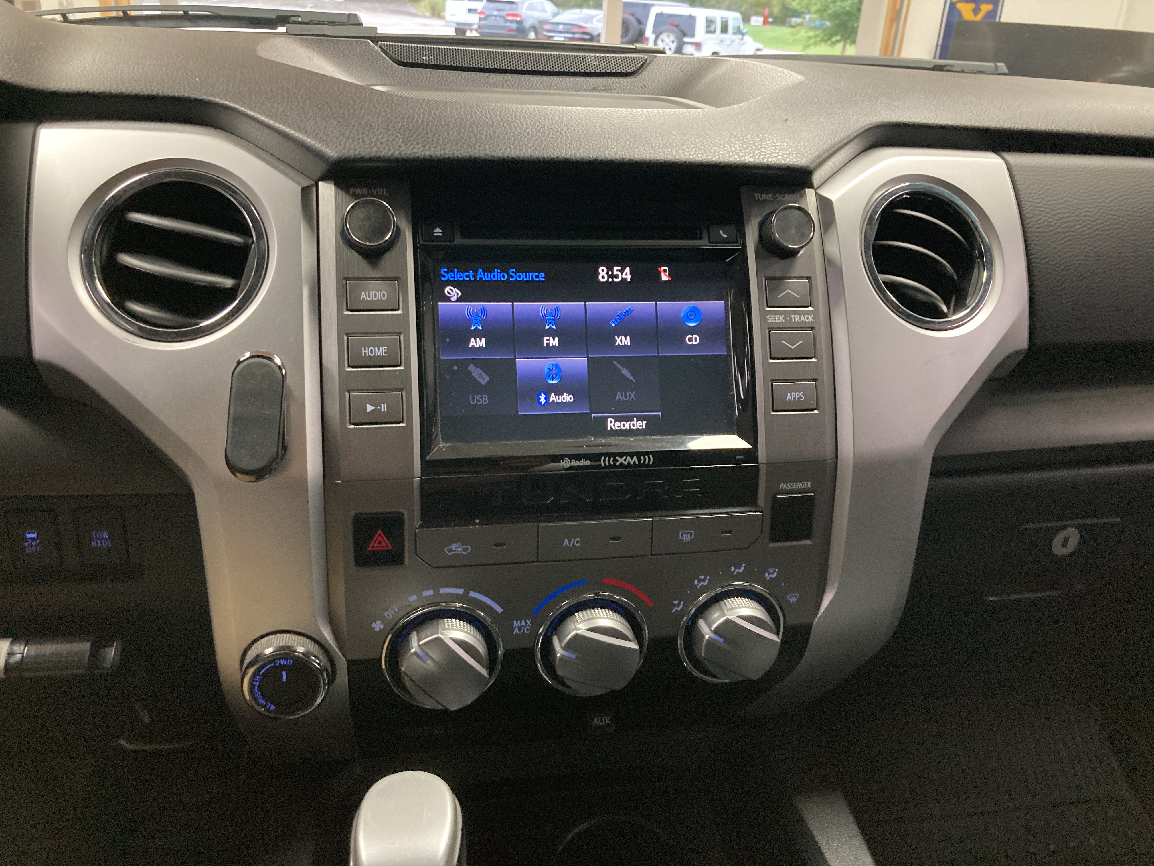 Used 2014 Toyota Tundra SR5 w/ SR5 Upgrade Package AWD/4WD image 20