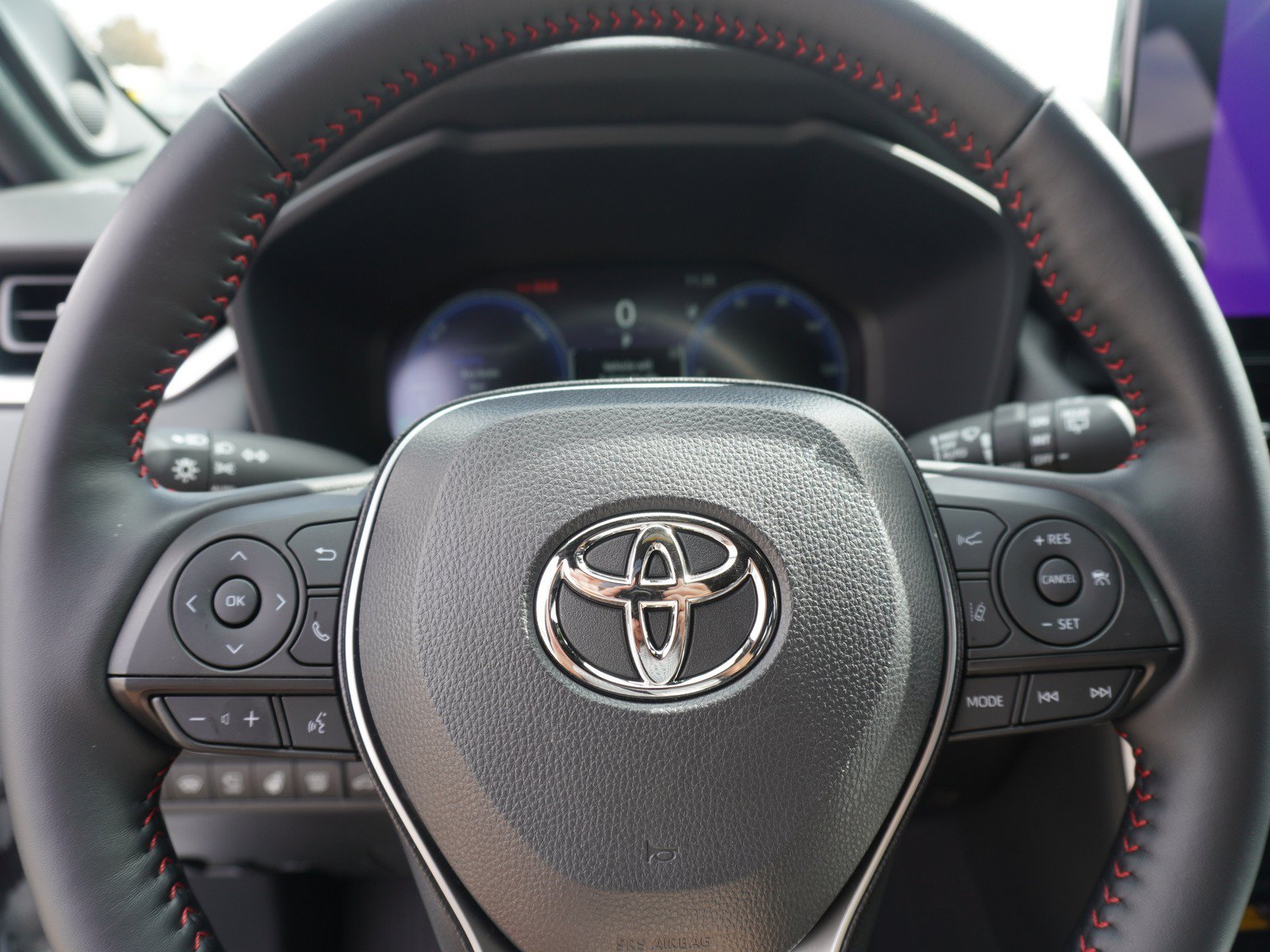 Used 2025 Toyota RAV4 XSE w/ Premium Package AWD/4WD image 27