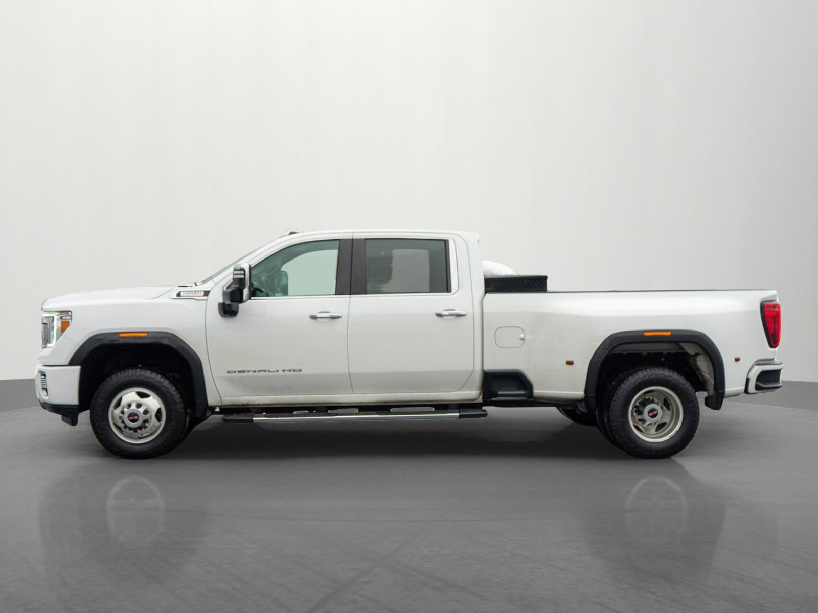 Used 2022 GMC Sierra 3500 Denali w/ Denali Ultimate Package image 4