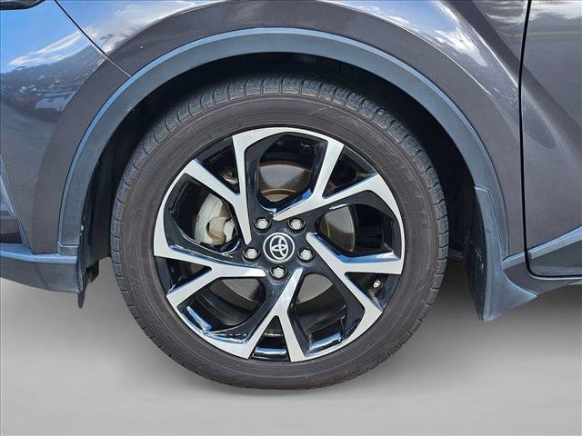 Used 2021 Toyota C-HR XLE FWD image 19