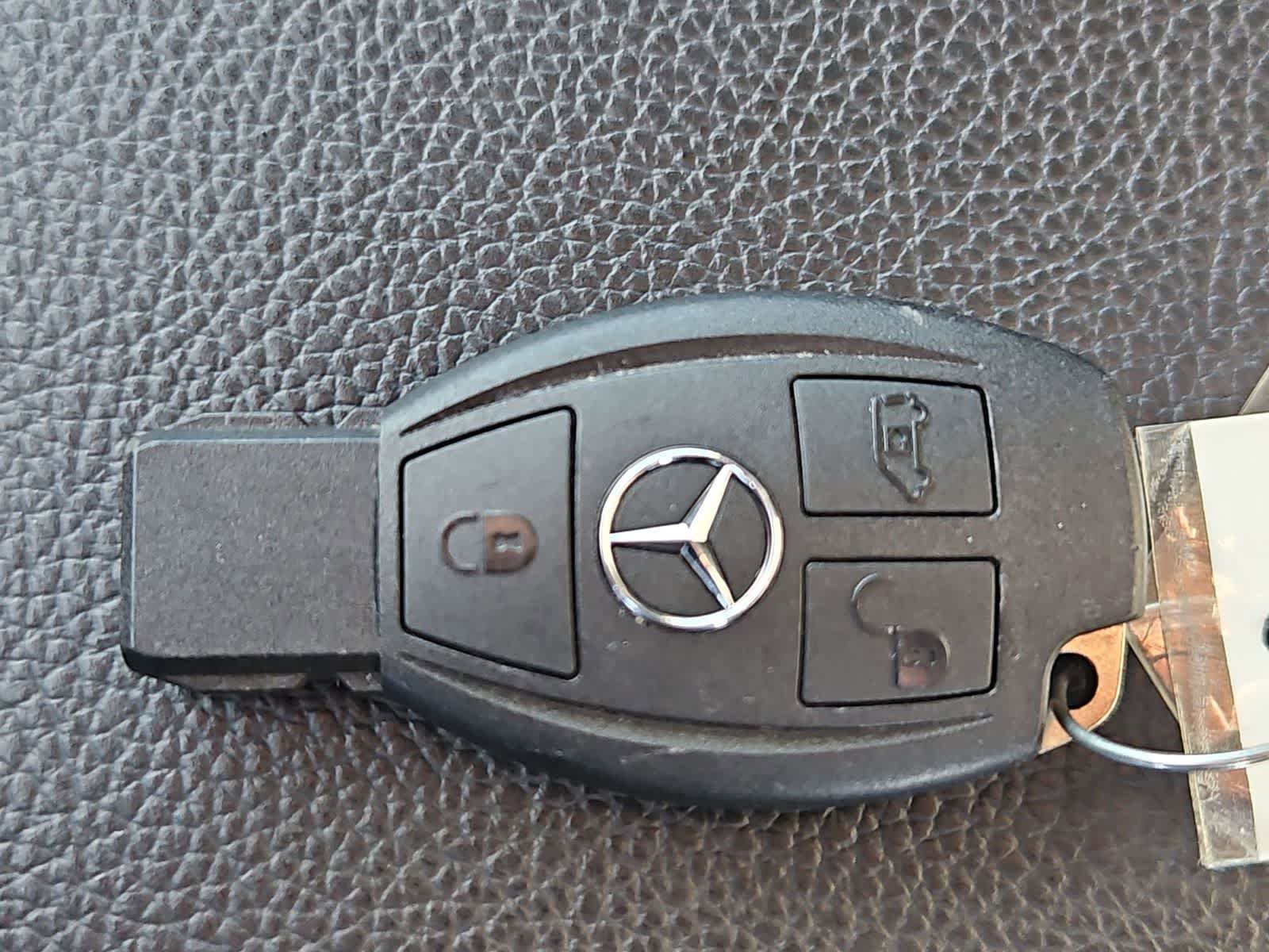 Used 2023 Mercedes-Benz Metris Passenger image 34