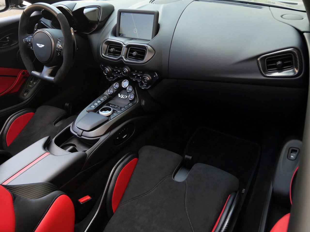 Used 2023 Aston Martin V12 Vantage Roadster image 26