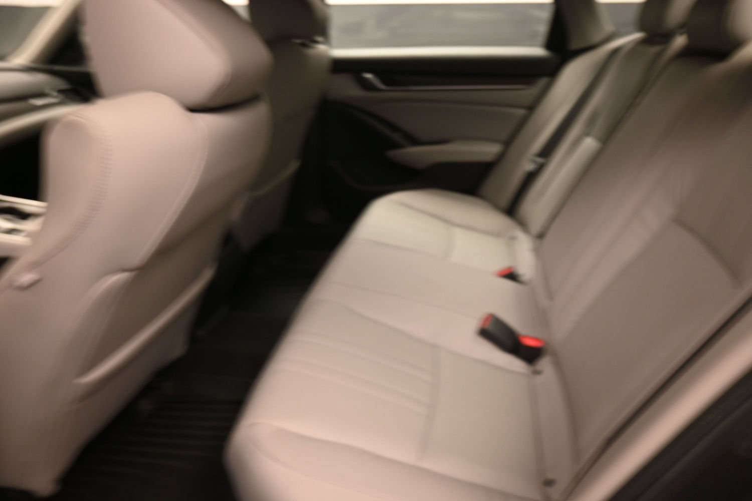 Used 2018 Honda Accord Touring image 16