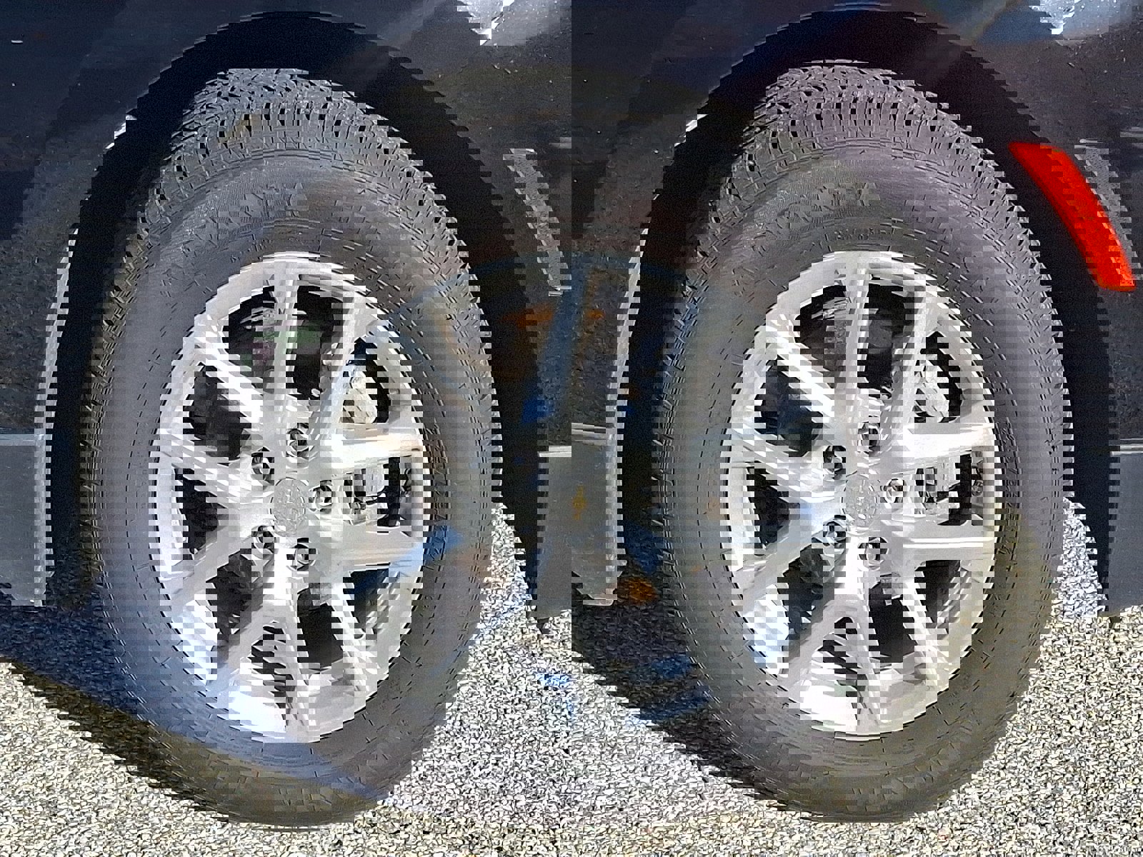 Used 2024 Chevrolet Equinox LS image 8