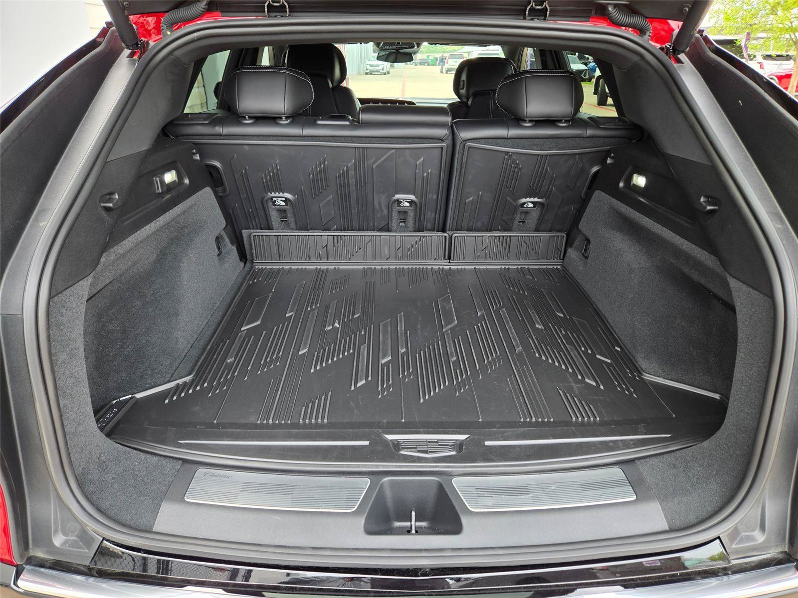 New 2026 Cadillac Lyriq Luxury w/ LPO, Floor Liner Package AWD/4WD image 31