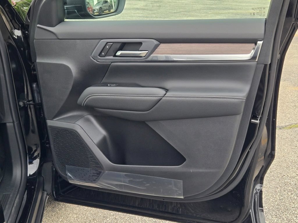 New 2027 GMC Terrain Denali w/ LPO, Floor Liner Package AWD/4WD image 15