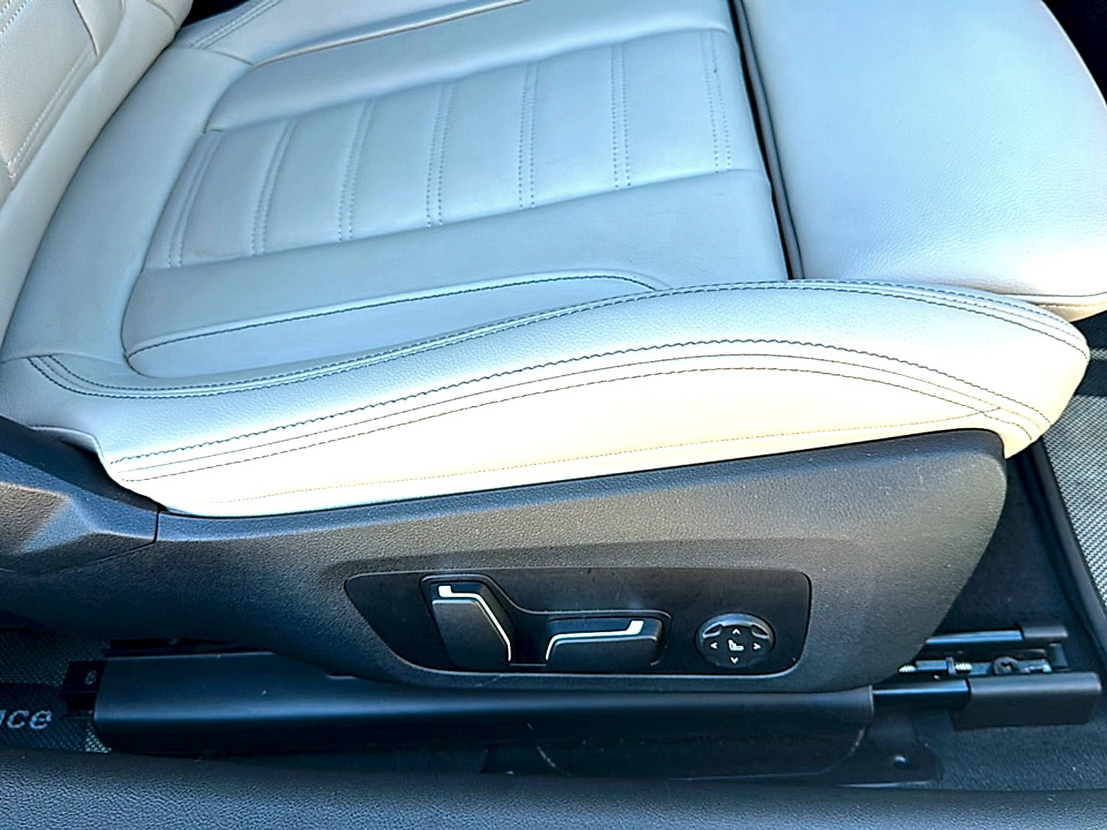 Used 2024 BMW 430i Coupe w/ Premium Package RWD image 23