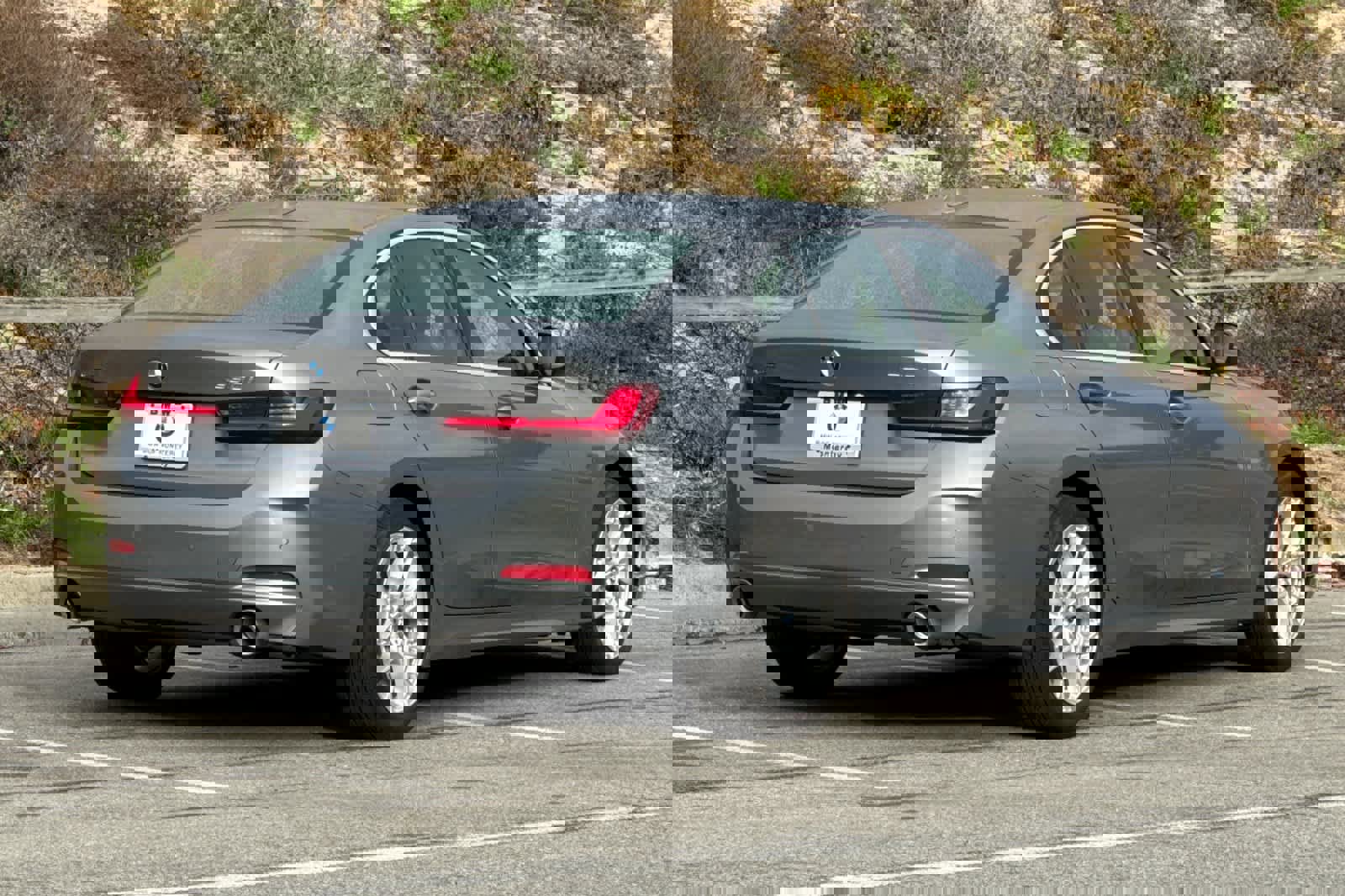 Used 2025 BMW 330i xDrive Sedan image 2