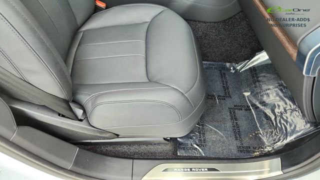 Used 2025 Land Rover Range Rover SE image 21