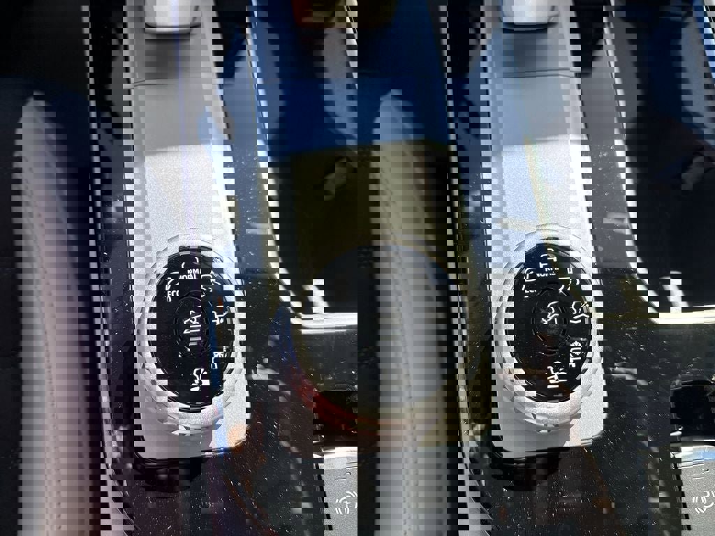 New 2025 Mitsubishi Outlander SE image 37