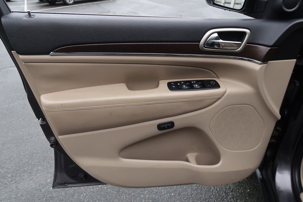 Used 2016 Jeep Grand Cherokee Limited image 15