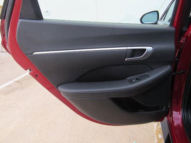 Used 2025 Hyundai Sonata SEL image 16