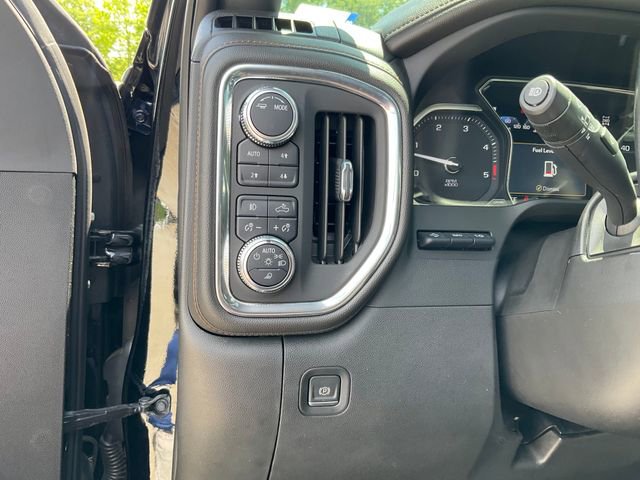 Used 2022 GMC Sierra 2500 AT4 w/ AT4 Premium Plus Package AWD/4WD image 11