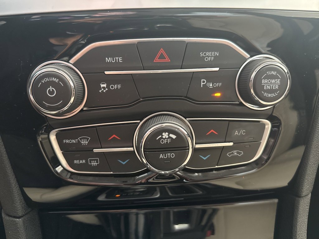 Used 2023 Chrysler 300 Touring L image 25