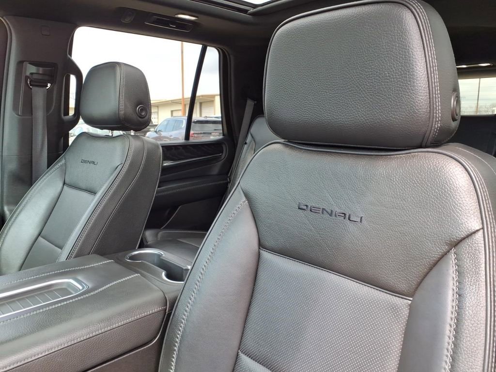 Used 2023 GMC Yukon Denali image 16
