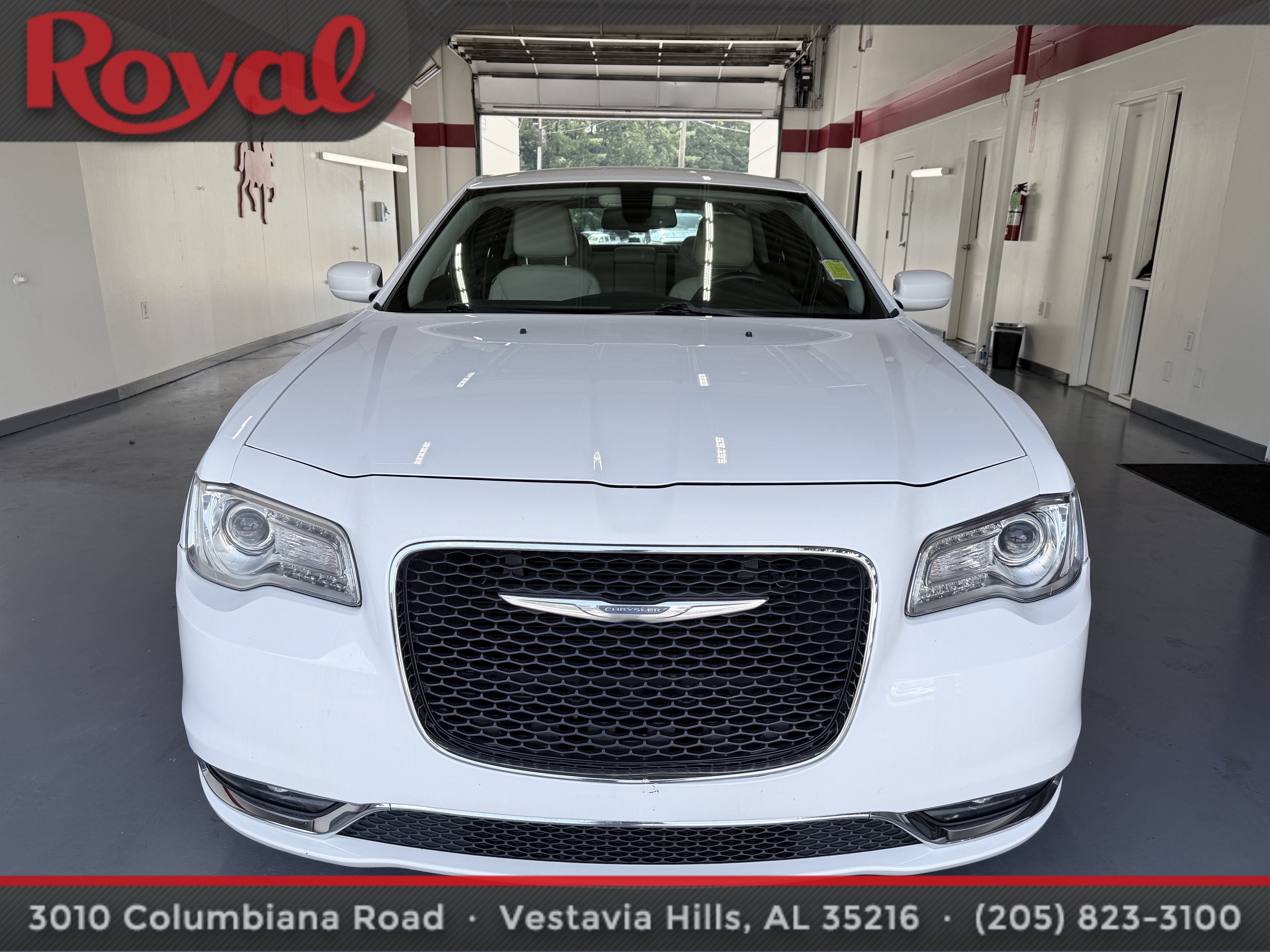 Used 2017 Chrysler 300 Limited w/ Driver Convenience Group RWD image 2