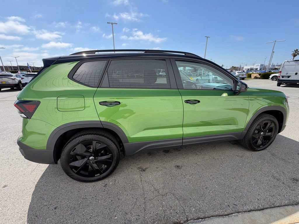 New 2026 Volkswagen Taos SE FWD image 7