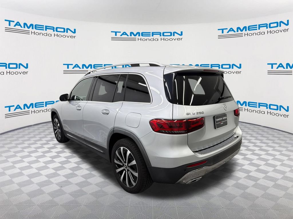 Used 2022 Mercedes-Benz GLB 250 w/ Premium Package Lite image 3