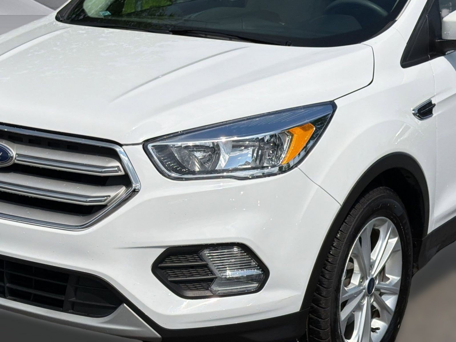 Used 2018 Ford Escape SE w/ SE Sync 3 Package FWD image 11
