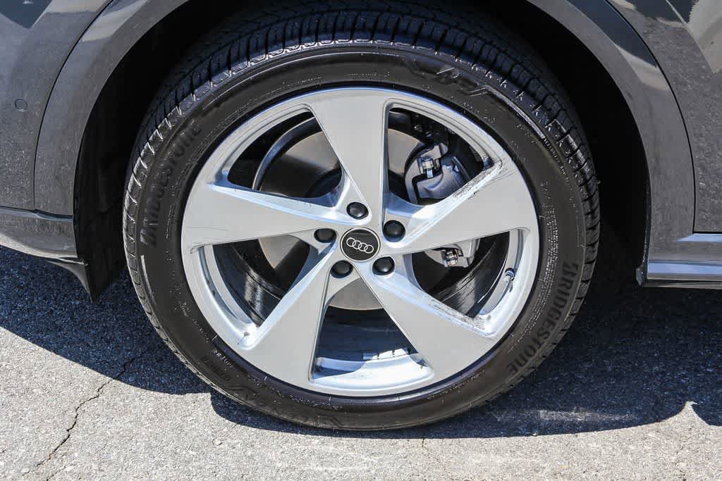 Used 2025 Audi Q5 Premium Plus w/ Premium Plus AWD/4WD image 9
