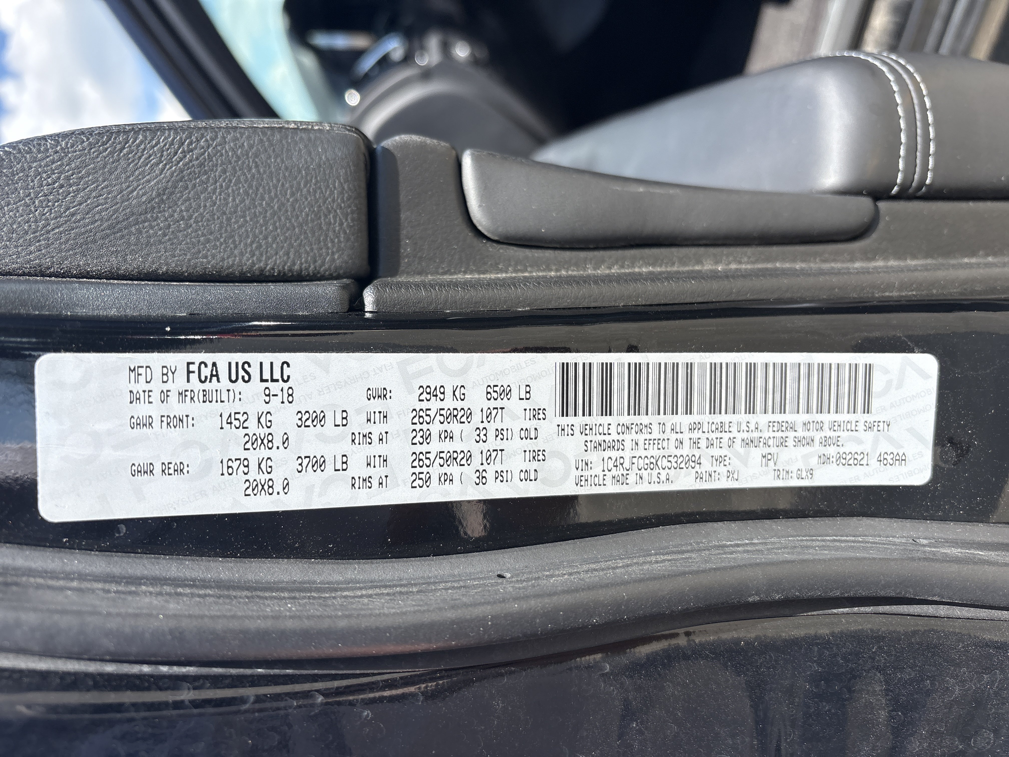 Used 2019 Jeep Grand Cherokee Overland AWD/4WD image 5