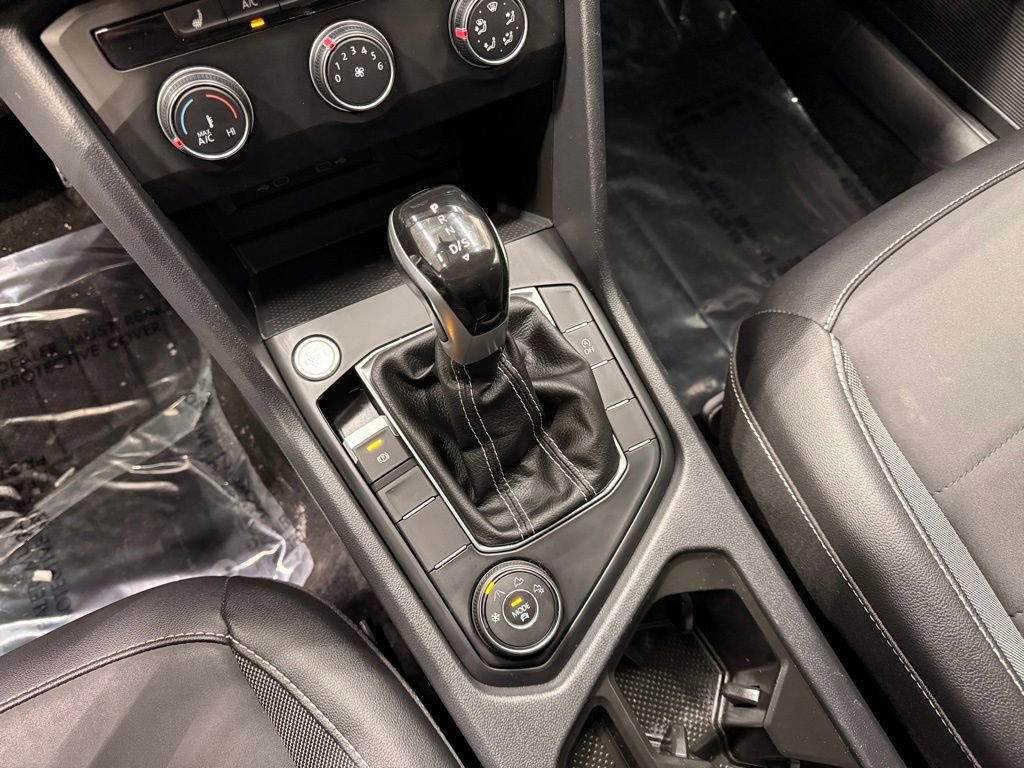 Used 2022 Volkswagen Taos SE image 18