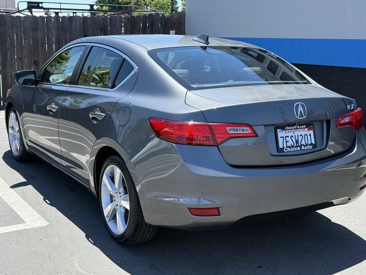 Used 2014 Acura ILX w/ Technology Package FWD image 4