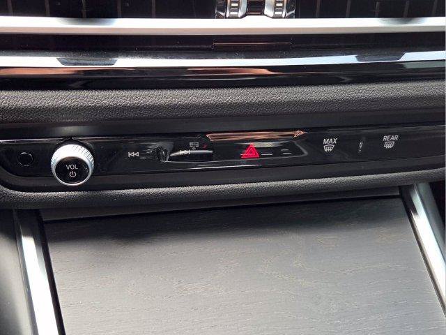 Used 2023 BMW 330e RWD image 28