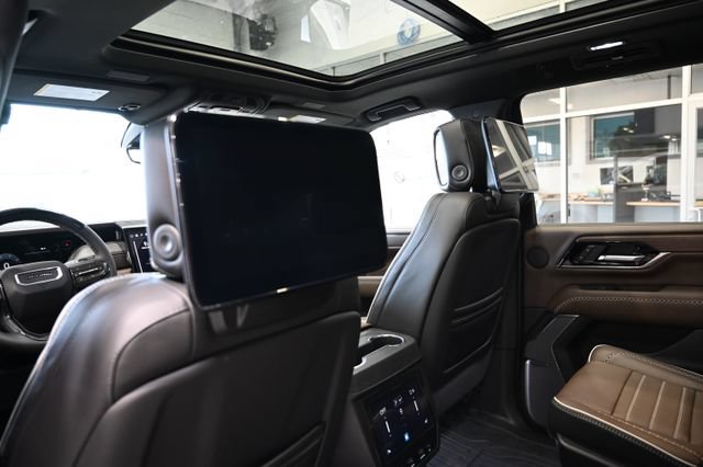 New 2026 GMC Yukon XL Denali Ultimate w/ LPO, Floor Liner Package AWD/4WD image 24
