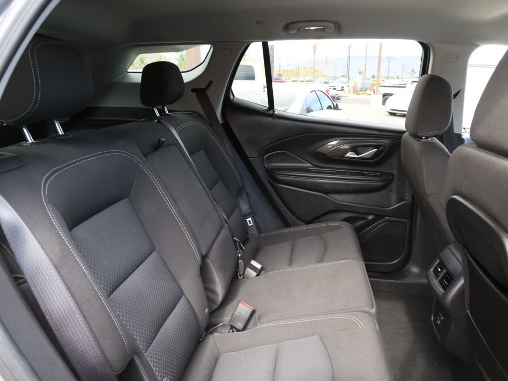 Used 2024 GMC Terrain SLE image 18