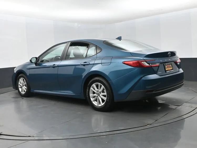 Used 2025 Toyota Camry LE FWD image 7