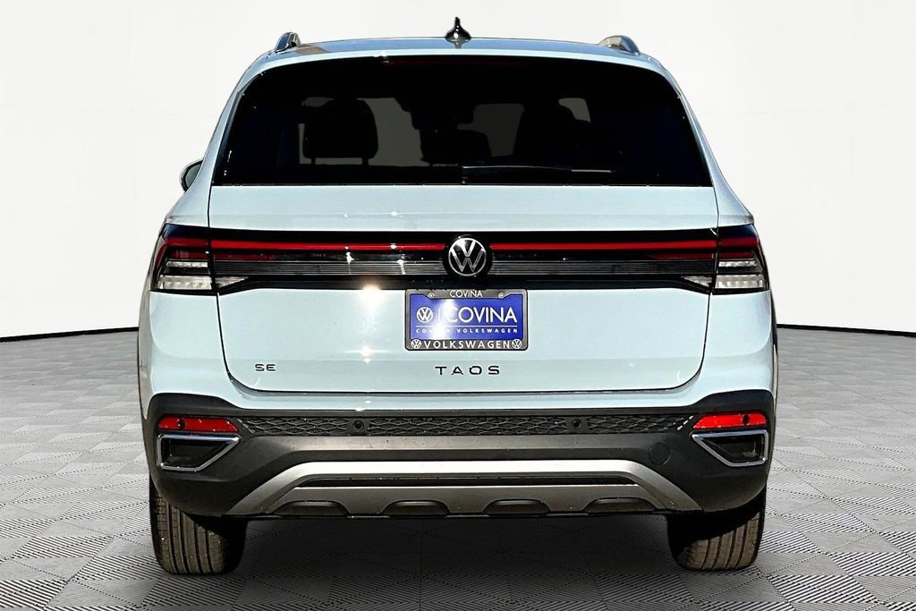 New 2026 Volkswagen Taos SE image 5
