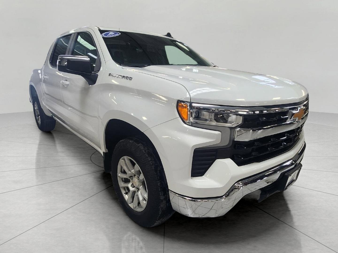 Used 2024 Chevrolet Silverado 1500 LT image 1
