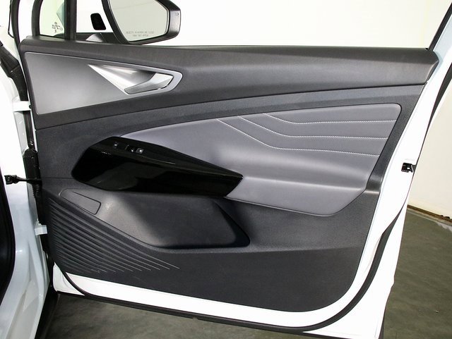Used 2023 Volkswagen ID.4 Pro S image 33