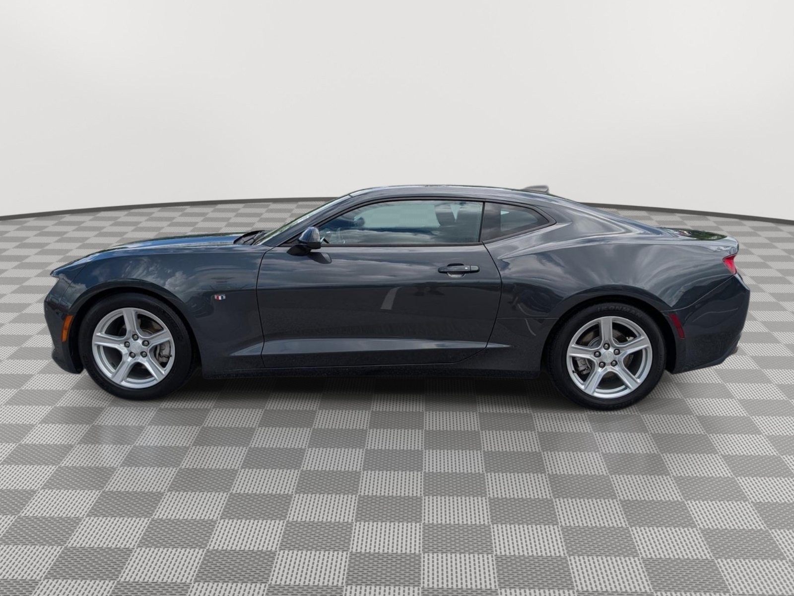 Used 2018 Chevrolet Camaro LS w/ Technology Package RWD image 2