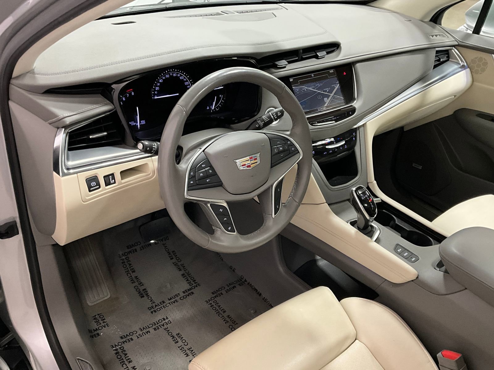 Used 2017 Cadillac XT5 Premium Luxury AWD/4WD image 13
