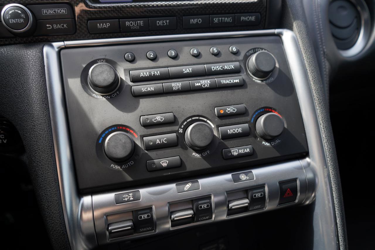 Used 2010 Nissan GT-R Premium image 41