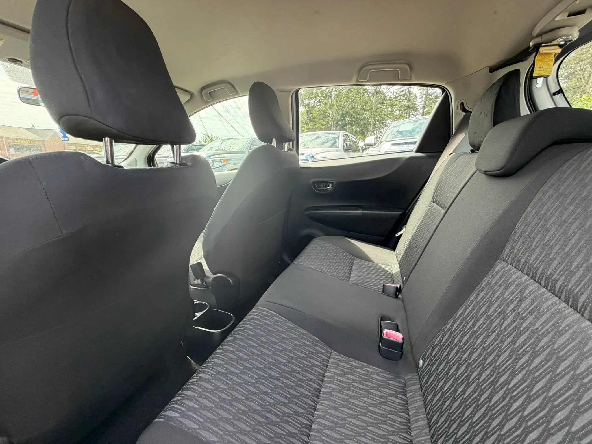 Used 2014 Toyota Yaris LE FWD image 17