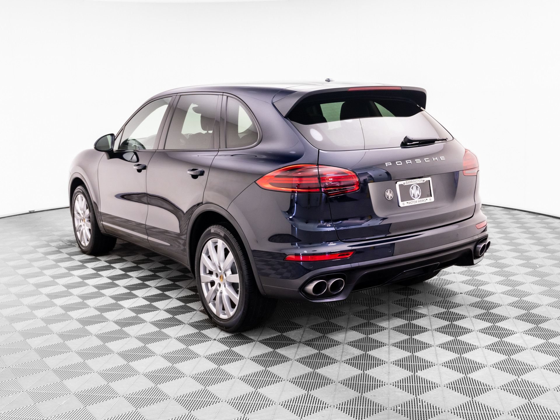 Used 2018 Porsche Cayenne S AWD/4WD image 3