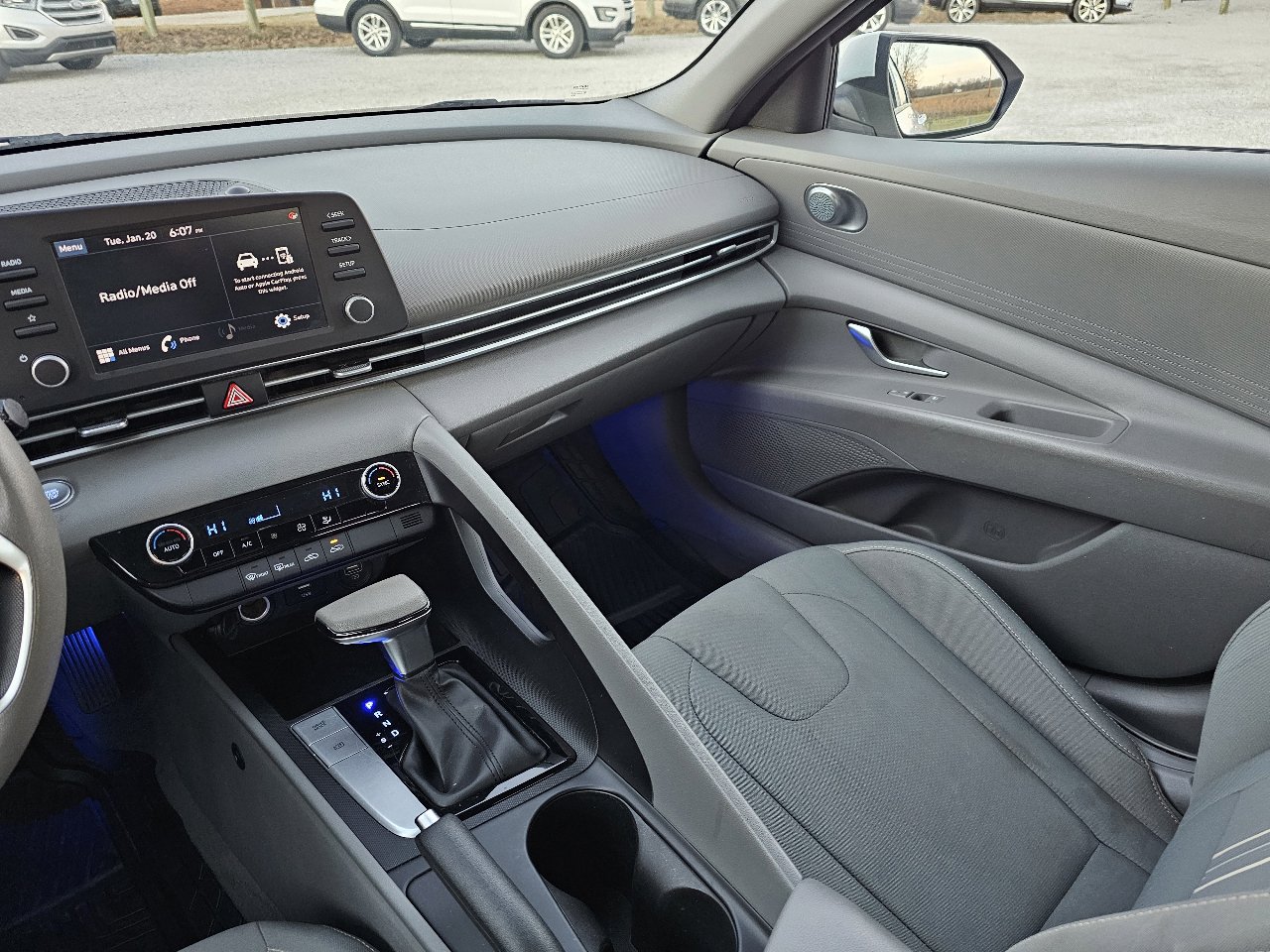 Used 2022 Hyundai Elantra SEL image 37