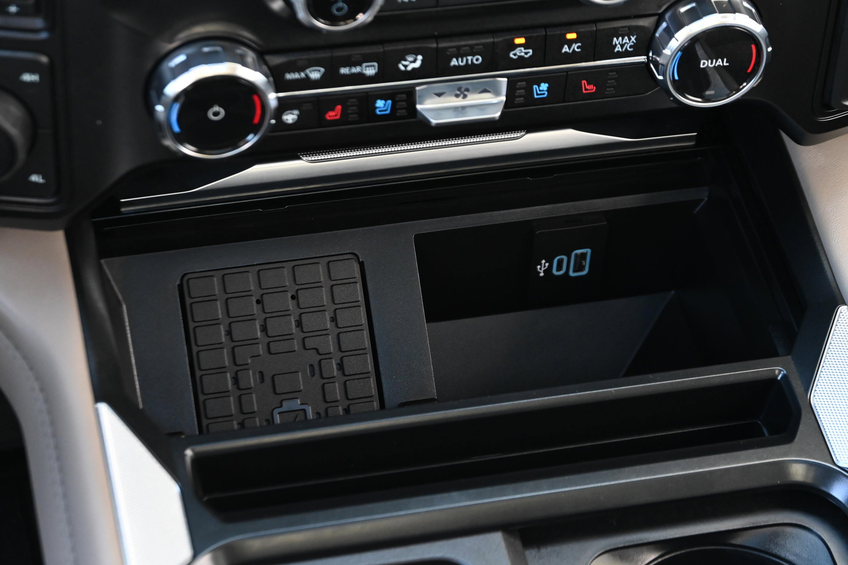 Used 2026 Ford F450 Platinum w/ Platinum Plus Package image 25