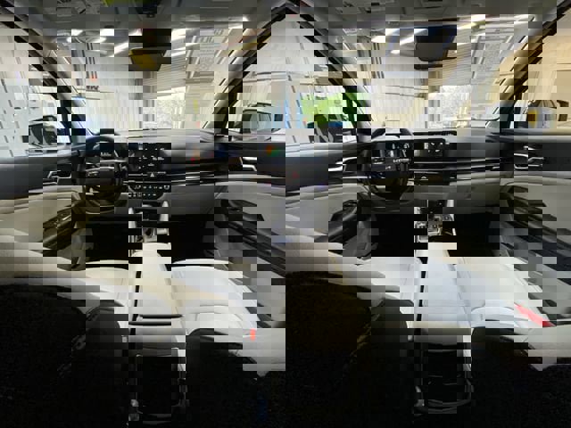 Used 2026 Kia Sportage EX image 18