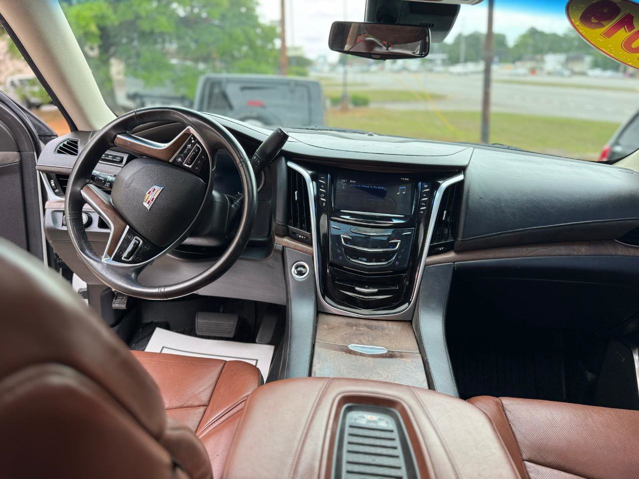 Used 2019 Cadillac Escalade Luxury RWD image 13