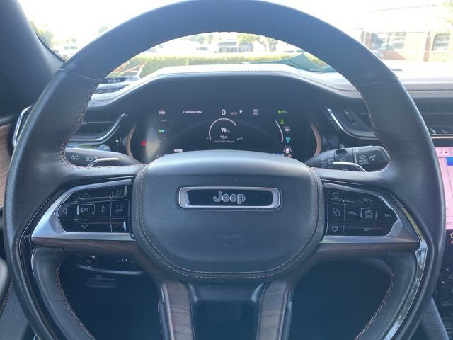 Used 2023 Jeep Grand Cherokee Summit w/ Advanced Protech Group IV AWD/4WD image 18